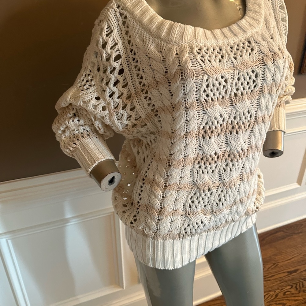 NWT JOHN & JENN Cream/Pink Cable Knit  Sweater Size Small - Picture 3 of 5